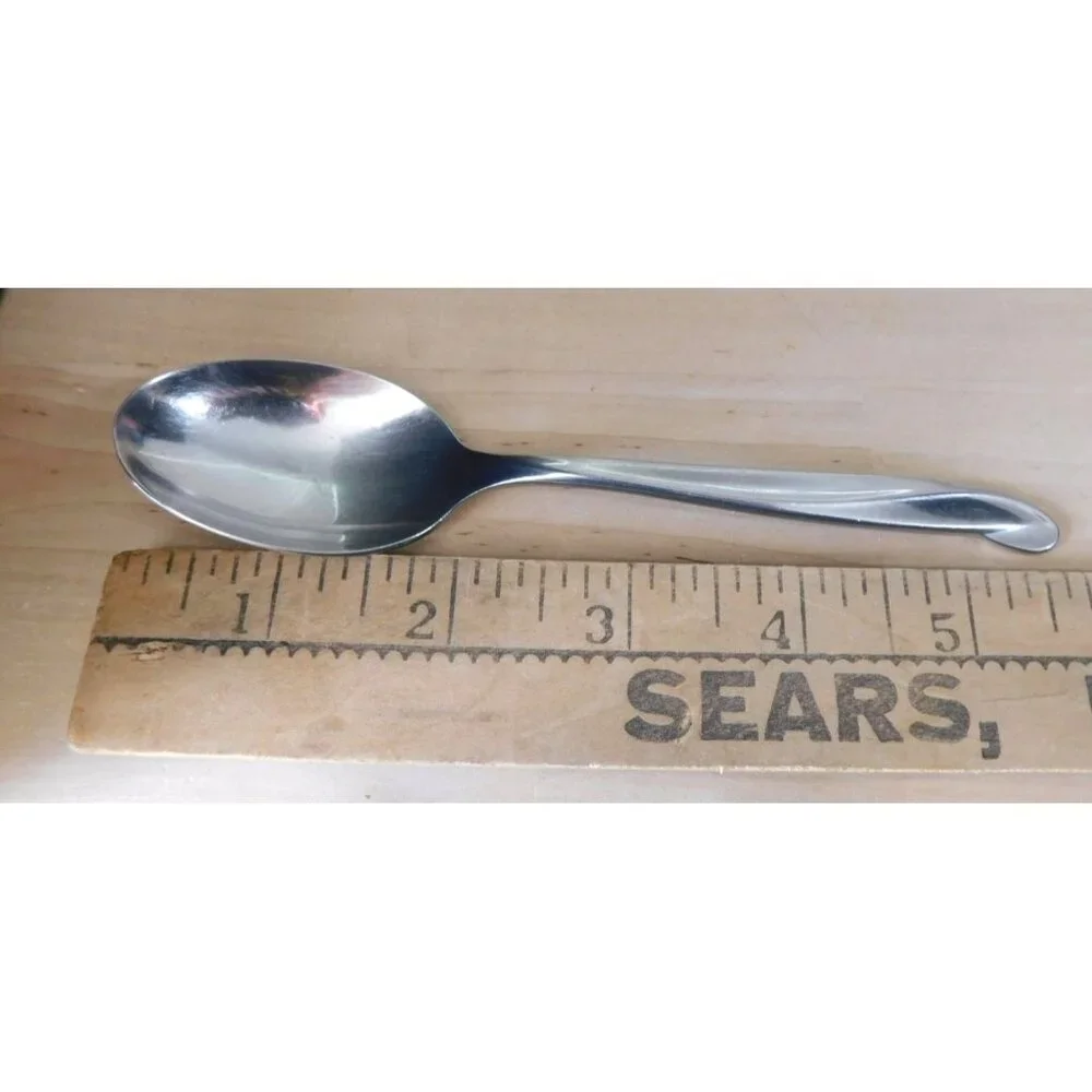 Lot of 11 International Stainless USA Space Pattern Spoons 5.75